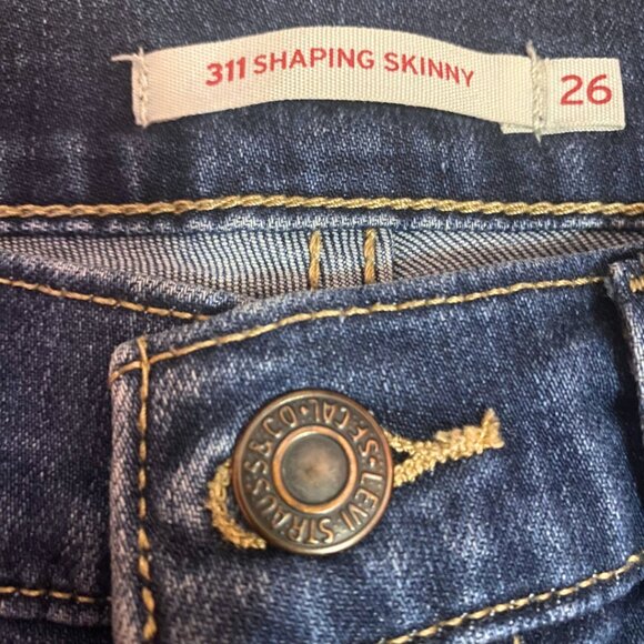 ✨ Levi’s 311™ Shaping Skinny Jeans – Size 26 | Mid-Wash Sculpting Denim ✨ - Picture 9 of 11